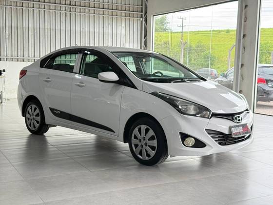 HYUNDAI HB20 1.0 SPICY 12V FLEX 4P MANUAL HYUNDAI HB20 1.0 SPICY 12V FLEX 4P MANUAL